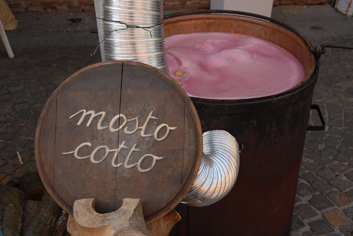 Mast còt-Vetrine Motori e Balsamici Sapori - Aceto balsamico tradizionale di Mocena