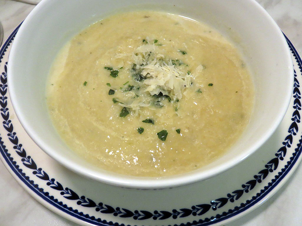 Crema vellutata o zuppa di porri e patate